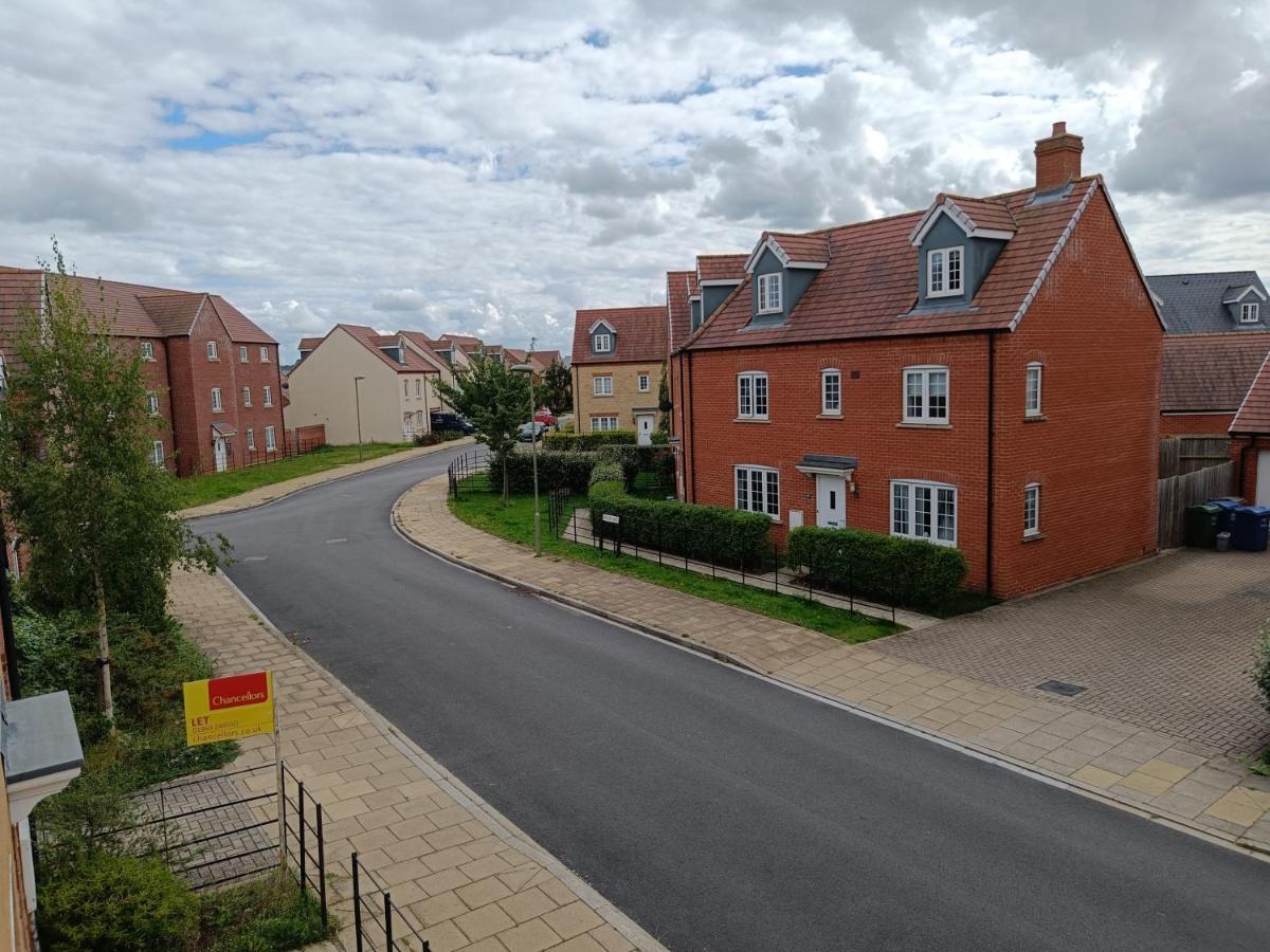 3 Bedroom Townhouse Near Bicester Village Dış mekan fotoğraf